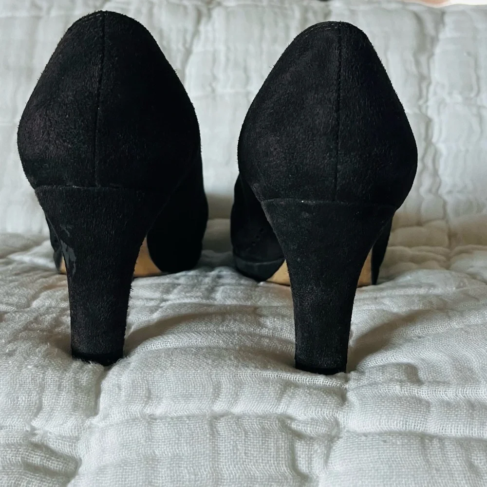 Vaneli Dark Brown Suede Laser Cut Perforated Platform Pumps Heels 38M / 8M